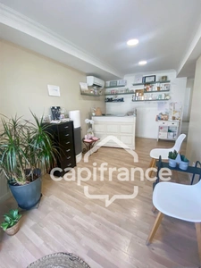Dpt Gironde (33), à vendre LE HAILLAN Local commercial 