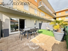 LA MEZIERE (35), 2-bedroom apartment of 77 m2 with terrace - 2 parking spaces, 1 of which is underground
