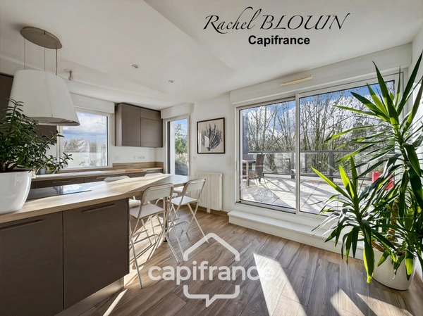 RENNES (35200), Appartement Duplex 8 pièces de 150 m2 en attique 