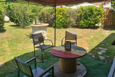 Ensemble immobilier avec restaurant et habitations