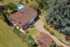 Maison en pierre de 130 m² avec piscine
