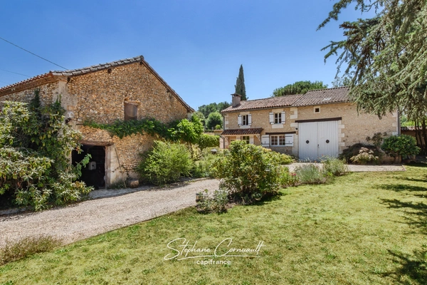 Maison en pierre de 130 m² avec piscine