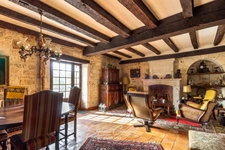 Au coeur de Paussac-et-Saint-Vivien, maison de caractère avec piscine