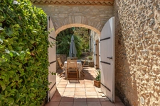 Maison en pierre de 130 m² avec piscine