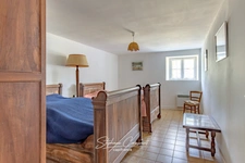 Stone house of 157m² with 6.3 hectares of woods and meadows