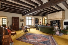 Au coeur de Paussac-et-Saint-Vivien, maison de caractère avec piscine