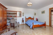 Stone house of 157m² with 6.3 hectares of woods and meadows
