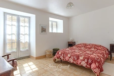 Stone house of 157m² with 6.3 hectares of woods and meadows