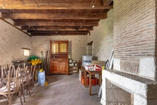 Propriété avec maison, piscine et ancien restaurant