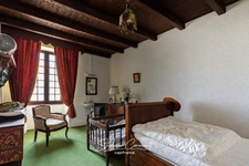 Au coeur de Paussac-et-Saint-Vivien, maison de caractère avec piscine