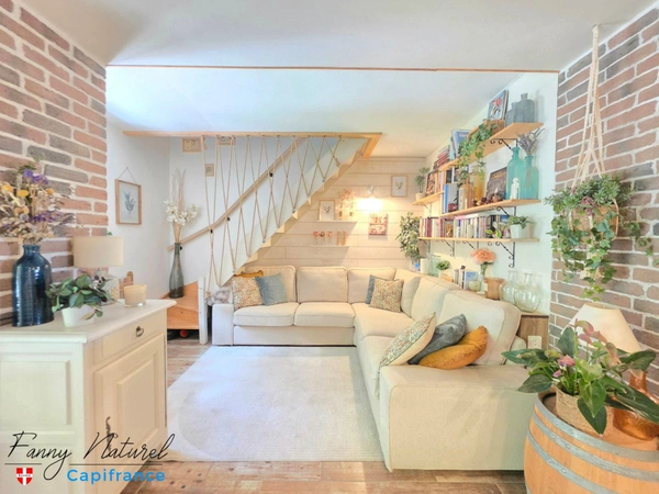 Superbe maison mitoyenne type T5 avec Terrasse, petit jardin et Stationnements 