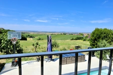 Maison à vendre à VILLERS ALLERAND (51), une maison principale sur deux niveaux, un logement indépendant, une piscine extérieure  ;