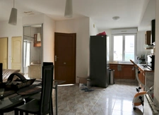 A vendre maison louée de plain pied+parking+garage : Clairmarais, 2 chambres, 2 cours   REIMS (51)