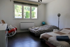 Maison à vendre à VILLERS ALLERAND (51), une maison principale sur deux niveaux, un logement indépendant, une piscine extérieure  ;