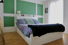 A vendre à Villers-Allerand une maison 160m2 : 5 chambres ; deux studios indepandants 35m2 et 55m2 ;