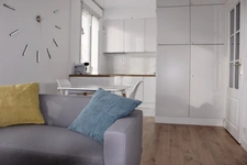 Dpt Marne (51), à louer REIMS, boulevard Pasteur, un appartement T1 au second étage meublé