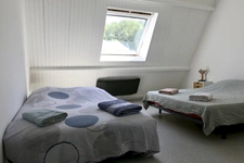Maison à vendre à VILLERS ALLERAND (51), une maison principale sur deux niveaux, un logement indépendant, une piscine extérieure  ;
