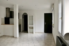 Appartement au premier étage à vendre 2 pièces REIMS (51), libre de toutes occupations ;