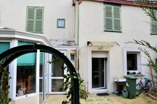 Maison à vendre 6 pièces, 4 chambres, à CHALONS EN CHAMPAGNE (51) sur une parcelle de 570m2