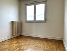 Dpt Marne (51), à vendre REIMS un appartement au quatrième et dernier étage, un balcon, une cave, 