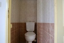 A vendre maison louée de plain pied+parking+garage : Clairmarais, 2 chambres, 2 cours   REIMS (51)