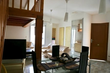 A vendre maison louée de plain pied+parking+garage : Clairmarais, 2 chambres, 2 cours   REIMS (51)