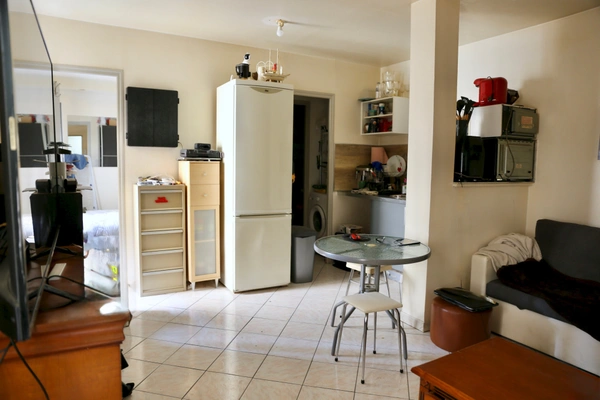 Appartement vendu LOUÉ, au premier étage, secteur Clairmarais REIMS (51)