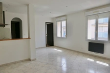 Appartement au premier étage à vendre 2 pièces REIMS (51), libre de toutes occupations ;