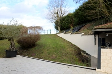 A vendre à Villers-Allerand une maison 160m2 : 5 chambres ; deux studios indepandants 35m2 et 55m2 ;