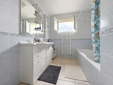 5-room apartment for sale in VETRAZ MONTHOUX (74)