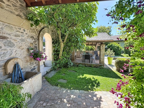 Corps de ferme à vendre 5 pièces CERNEX (74)