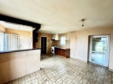 Maison 3 chambres avec hangar – Travaux à prévoir – Beau potentiel PLOUNEVEZ LOCHRIST (29)