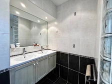 Maison de plain-pied lumineuse sur grand terrain paysager – Loperhet (proche Plougastel)