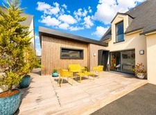 Maison contemporaine de 175 m² – Vie de plain-pied – Centre de Lannilis