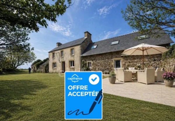 Corps de ferme 110 m² avec dépendances et hangar sur 4000 m² KERNILIS (29)
