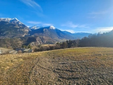 Dpt Hautes Alpes (05), à vendre CHATEAUROUX maison/grange   d'environ 250 m2 à rénover entiérement avec grange,garage et un beau terrain de presque 9000 m2