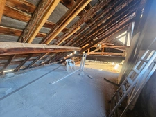 Dpt Hautes Alpes (05), à vendre CHATEAUROUX maison/grange   d'environ 250 m2 à rénover entiérement avec grange,garage et un beau terrain de presque 9000 m2