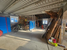 Dpt Hautes Alpes (05), à vendre CHATEAUROUX maison/grange   d'environ 250 m2 à rénover entiérement avec grange,garage et un beau terrain de presque 9000 m2
