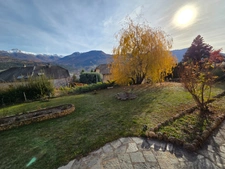House for sale in Embrun (05), 5 bedrooms, with a large plot of 2000 m², possibility of creating 2 apartments and subdividing part of the land for construction.