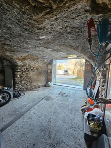 Dpt Hautes Alpes (05), à vendre CHATEAUROUX maison/grange   d'environ 250 m2 à rénover entiérement avec grange,garage et un beau terrain de presque 9000 m2