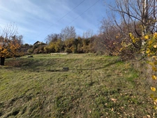House for sale in Embrun (05), 5 bedrooms, with a large plot of 2000 m², possibility of creating 2 apartments and subdividing part of the land for construction.