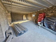 Dpt Hautes Alpes (05), à vendre CHATEAUROUX maison/grange   d'environ 250 m2 à rénover entiérement avec grange,garage et un beau terrain de presque 9000 m2