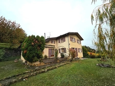 Maison à vendre  maison de 5 chambres EMBRUN (05) avec grand terrain de 2000 M2,poossibilité d'y faire 2 appartements et de détacher une partie du terrain pour construction