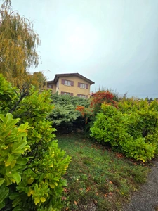 Maison à vendre  maison de 5 chambres EMBRUN (05) avec grand terrain de 2000 M2,poossibilité d'y faire 2 appartements et de détacher une partie du terrain pour construction
