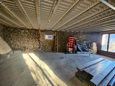 Dpt Hautes Alpes (05), à vendre CHATEAUROUX maison/grange   d'environ 250 m2 à rénover entiérement avec grange,garage et un beau terrain de presque 9000 m2