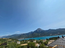 Appartement à vendre 4 pièces ,vue  Lac et Montagnes sur SAVINES LE LAC (05) , Dans une résidence en construction style villa  plein Sud ,livrable été 2026