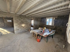 Dpt Hautes Alpes (05), à vendre CHATEAUROUX maison/grange   d'environ 250 m2 à rénover entiérement avec grange,garage et un beau terrain de presque 9000 m2