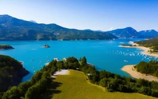  Fonds de commerce – Vente, réparation, entretien et hivernage de bateaux – Proche Lac de Serre-Ponçon (05)