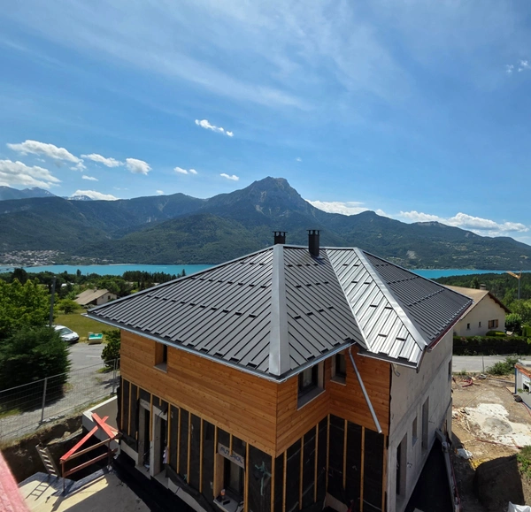 Appartement à vendre 2 pièces Avec terrasse vue Lac et Montagnes proche de SAVINES LE LAC  (05)