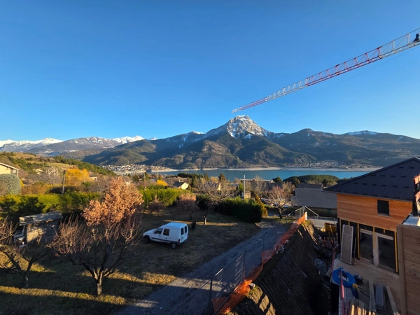 Appartement à vendre 4 pièces ,vue  Lac et Montagnes sur SAVINES LE LAC (05) , Dans une résidence en construction style villa  plein Sud ,livrable été 2026
